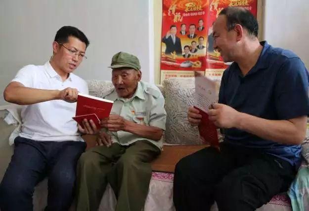 诸葛亮在赤壁之战中借东风，是怎样做到的呢？游戏画面
