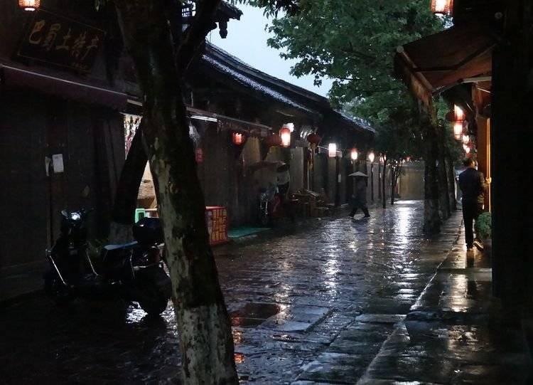 逃离拇指山地